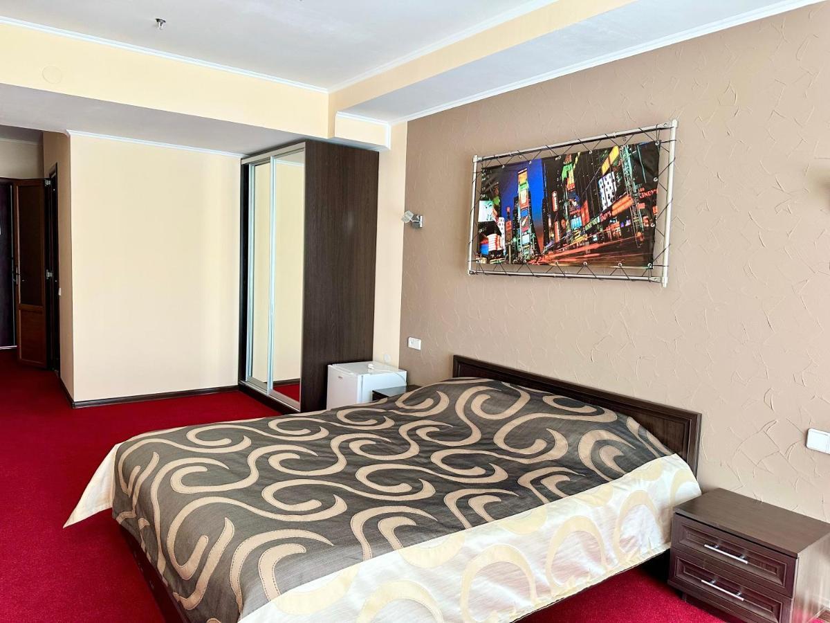 Mark Plaza Hotel Николаев Экстерьер фото
