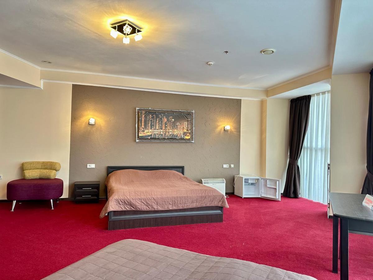 Mark Plaza Hotel Николаев Экстерьер фото