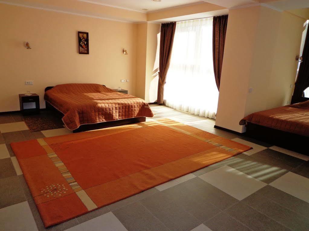Mark Plaza Hotel Николаев Экстерьер фото
