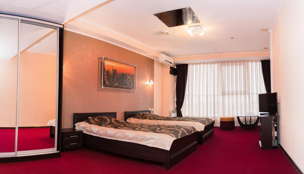 Mark Plaza Hotel Николаев Экстерьер фото