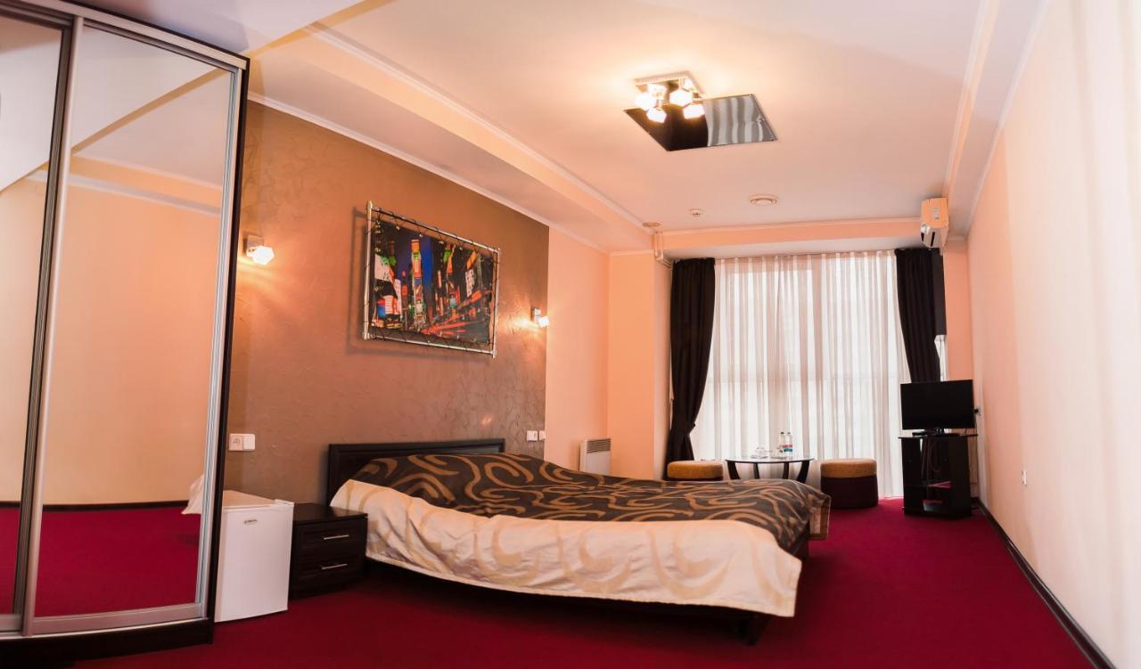 Mark Plaza Hotel Николаев Экстерьер фото