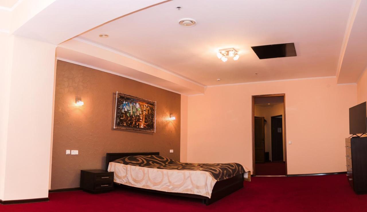 Mark Plaza Hotel Николаев Экстерьер фото